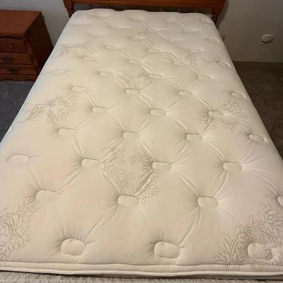 Full Size - Beauty Rest Pillow Top Mattress & Box Spring - Excellent! 