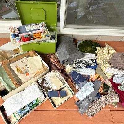 Lot Of Vintage Fabrics, Scraps And Sewing Notions 