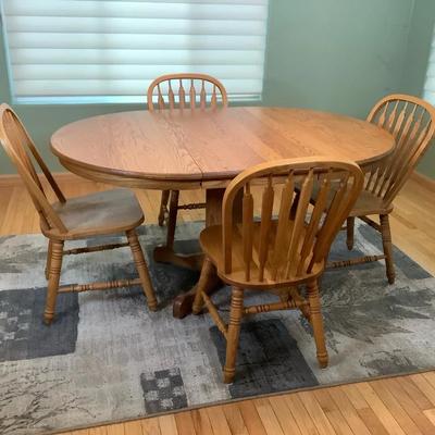 Oak Dining Room Table & Chairs 
