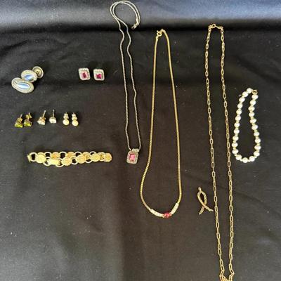 Classic Look Jewelry Lot