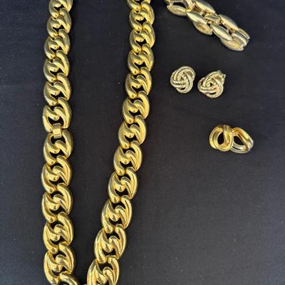 Goldtone Jewelry Lot 5