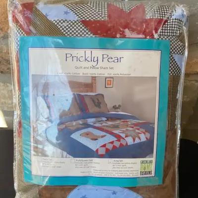Greenland Home Fashions "Prickly Pear" King Quilt and Pillow Sham Set (Never Opened)