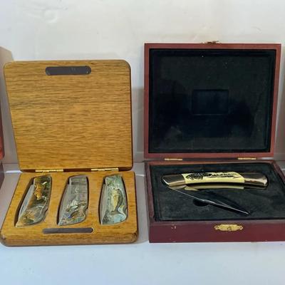 Display Knives In wooden Cases