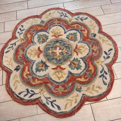 Sincero “Sinuous” Hand-Hooked Wool Area Rug – 4’ Round, Red