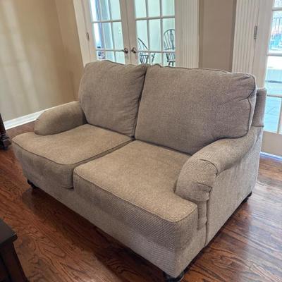 Sale Photo Thumbnail #706