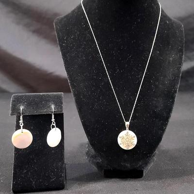 10K Gold Pendant Necklace with Coordinating Earrings