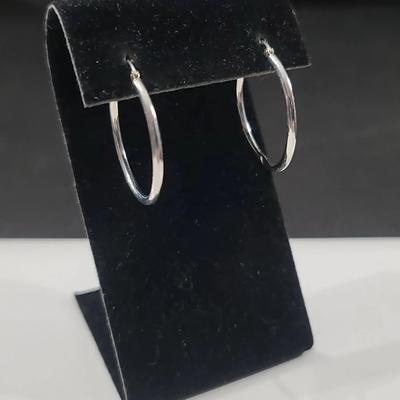 10K White Gold Earrings with Polished Finish