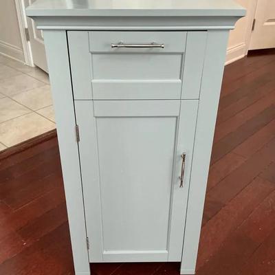 Small Scale Bathroom Cabinet (11.75 x 15.75 x 30)
