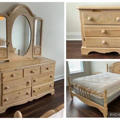 Vaughan of Virginia Floral Painted Pine Queen Bedframe with Dresser &  Nightstand