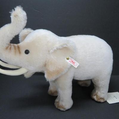 Sale Photo Thumbnail #266