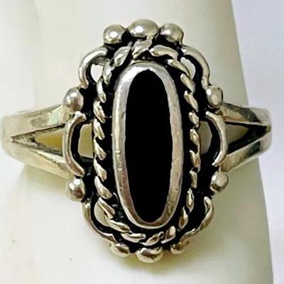 Sterling Silver Vintage Style Ring
