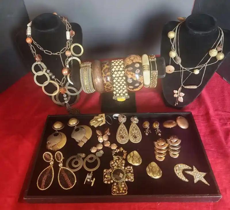 Sale Photo Thumbnail #26