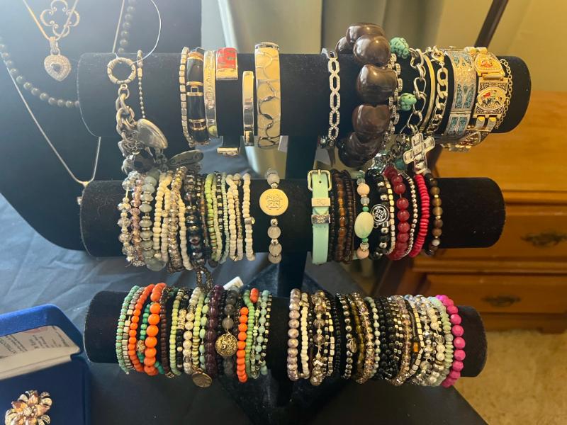 Sale Photo Thumbnail #181