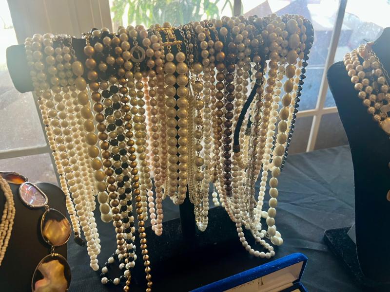 Sale Photo Thumbnail #186