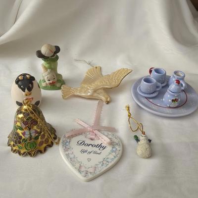 Assorted Ornaments And Figurines 