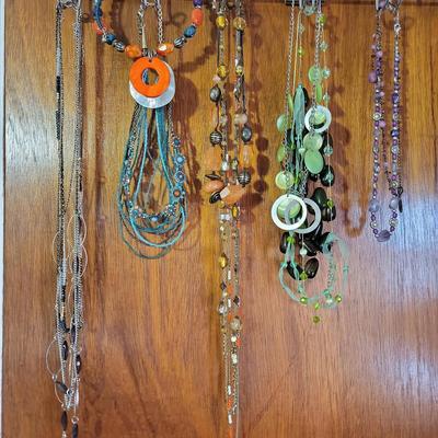 Multicolored Necklaces Of Various Lengths 