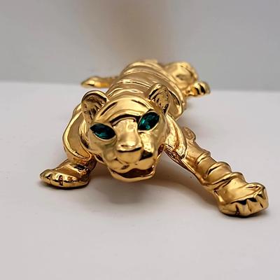 Vintage Haute Couture Runway Gold Tone Tiger Shoulder Brooch