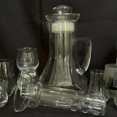 Pitcher With Ice Tube And Infuser Attachment