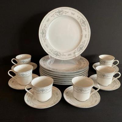 WADE Fine Bone China “Diane”