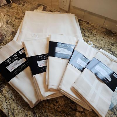 Classic Cream Dining Set