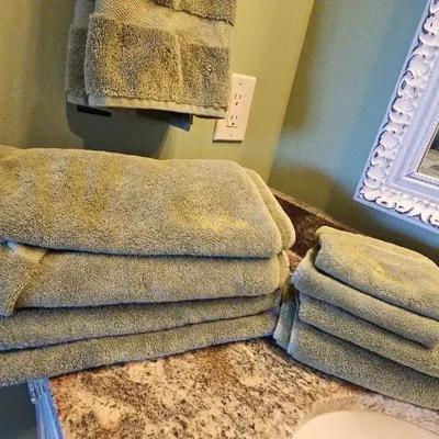 Green Bath Towel Set