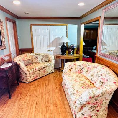 Sale Photo Thumbnail #103