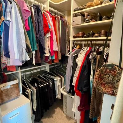 Sale Photo Thumbnail #170: Women's clothing (sizes include Large - Xtra Large)