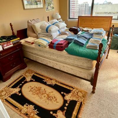 Sale Photo Thumbnail #151: Full-size bed & linens