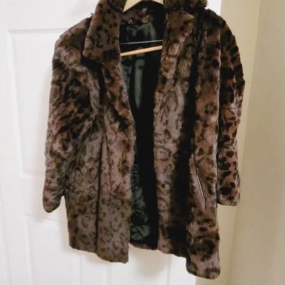 Fur Coat Dyed Rabbit Sz Med in Good Condition 