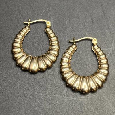 10k Gold Hoop Scalloped Shrimp-style Hoop Earrings