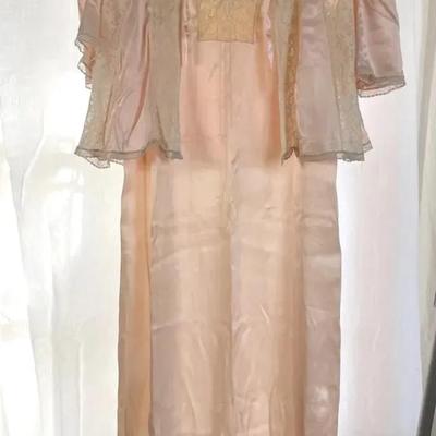 MidCentury Silk and Lace Nightgown and Over-Gown Size S-Petite M | c1946 | Powdery Beige Tones