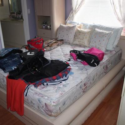 Sale Photo Thumbnail #30