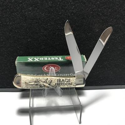Sale Photo Thumbnail #9: Case Trapper Blue Bone Handle Iraqi Freedom
Case 2 dot USA 6254 SS Honoring Veterans of Iraqi Freedom Measures: 4" long Blades: 2 SS Badge: none etched Iraqi Freedom Box: original.

