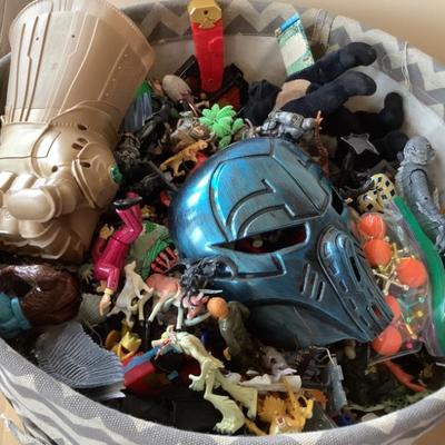 Sale Photo Thumbnail #31: Lots of toys!