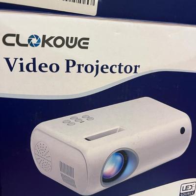 Sale Photo Thumbnail #212: $40 Clokoue video projector