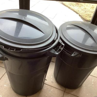 Sale Photo Thumbnail #89: garbage cans with lids