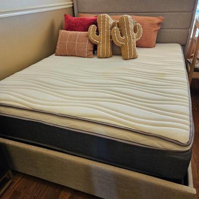 Sale Photo Thumbnail #2