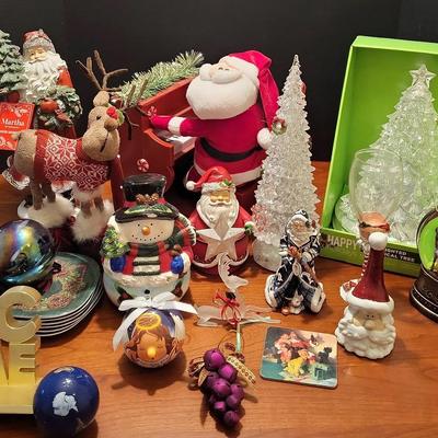 Quality Christmas Decor W/Music Boxes