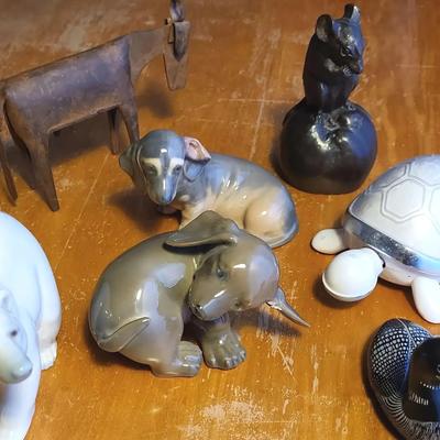 7 Animal Figurines 
