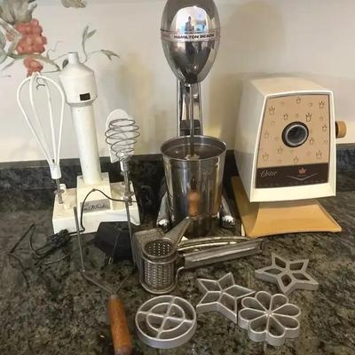 Assorted Vintage Kitchen Gadgets 