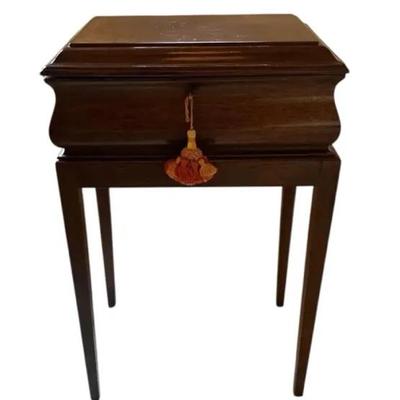 Brandt Furniture Solid Mahogany Traditional Style Jewelry Box