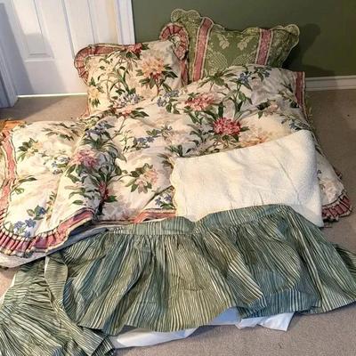 Twin Bed Comforter, Dust Ruffle, Pillows, & An White Covered Lot 2
