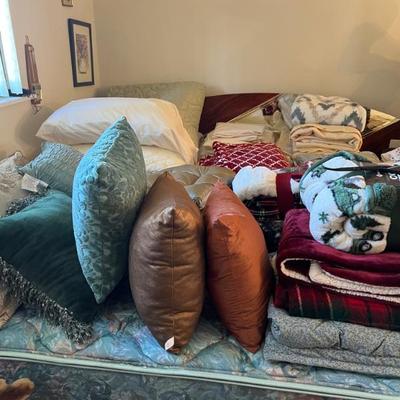 Sale Photo Thumbnail #129