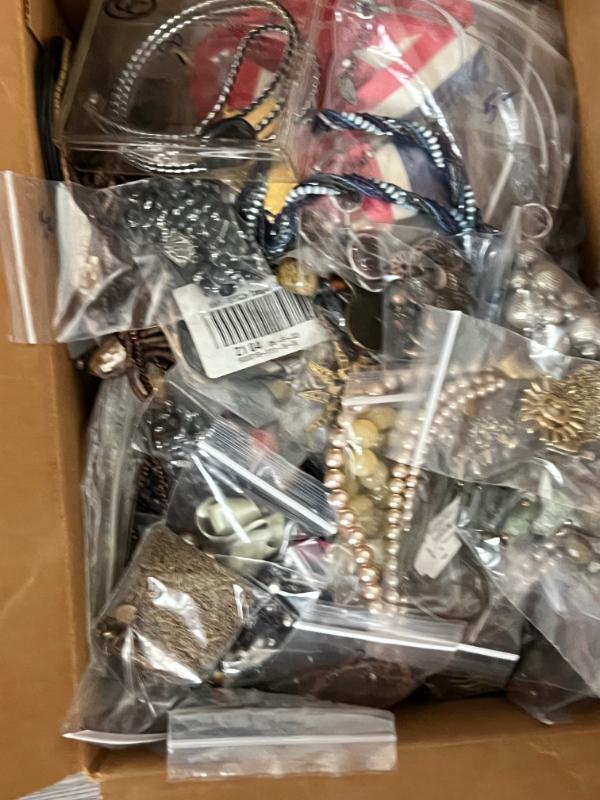 Sale Photo Thumbnail #211