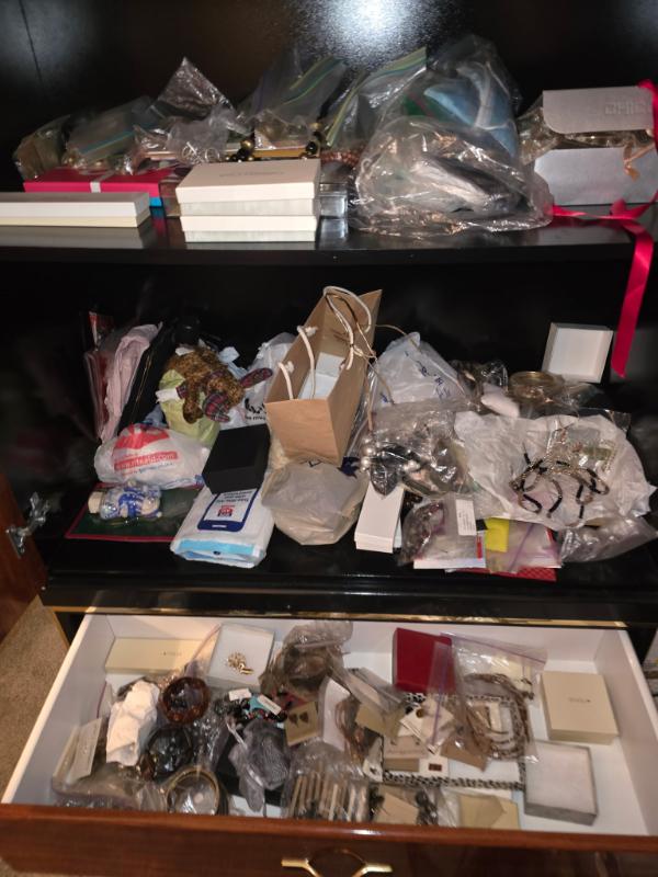 Sale Photo Thumbnail #215