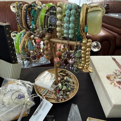 Sale Photo Thumbnail #214