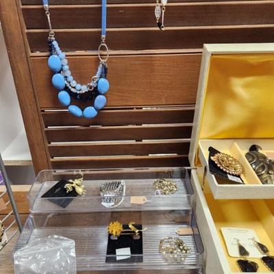 Sale Photo Thumbnail #7