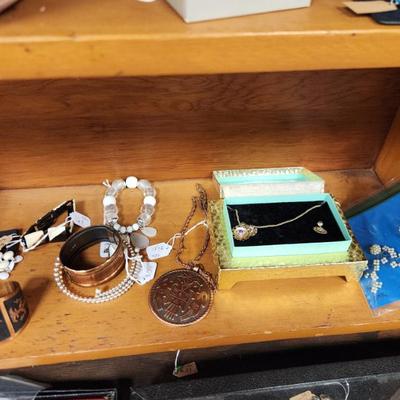 Sale Photo Thumbnail #25