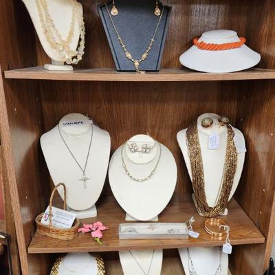 Sale Photo Thumbnail #32