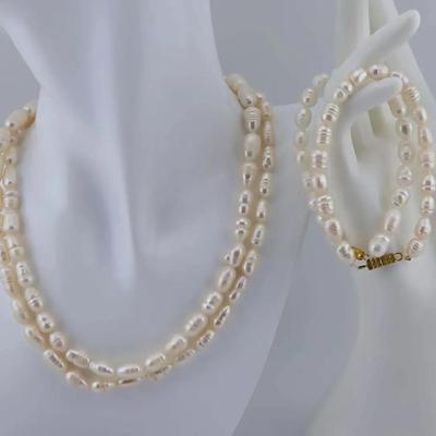 Freshwater Pearl Necklace & Bracelets